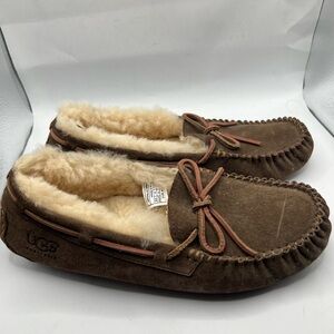 Ugg 5612 Dakota Brown Suede Sheepskin Moccasins Slippers Shoes Women’s 10